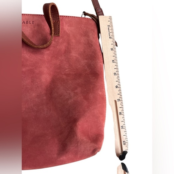 Able red leather minimalist slow fashion top zip tote crossbody purse bag - Picture 5 of 11